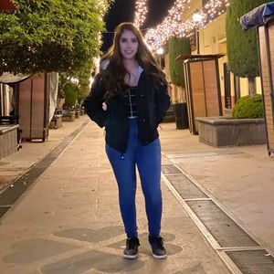 Meet your Posher, Mayra